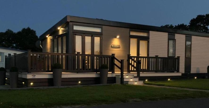 Forest lodge Sway Exterior foto