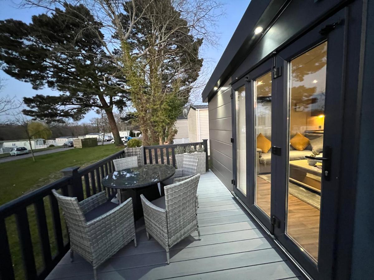 Forest lodge Sway Exterior foto